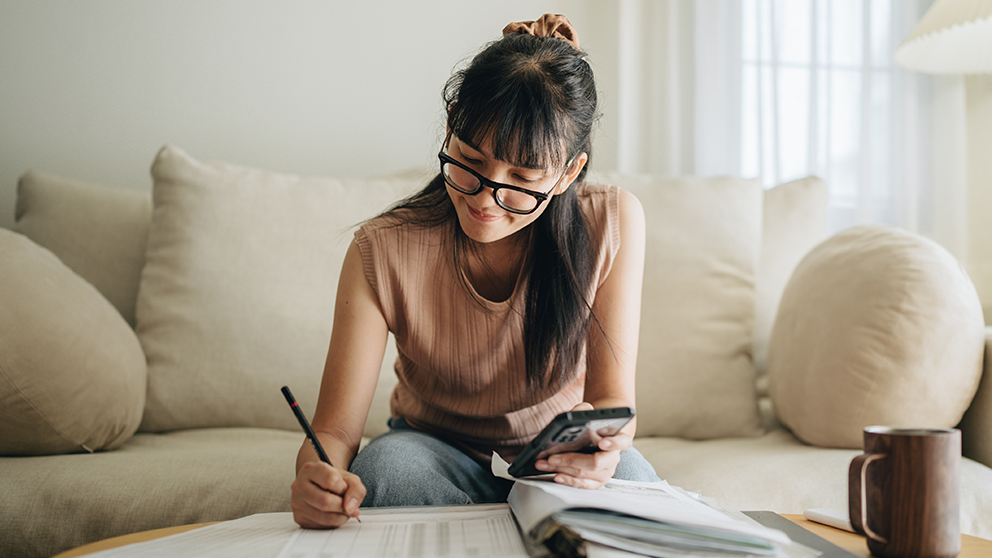 woman doing her taxes