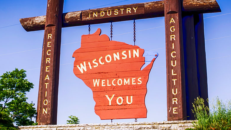 Welcome to Wisconsin sign.